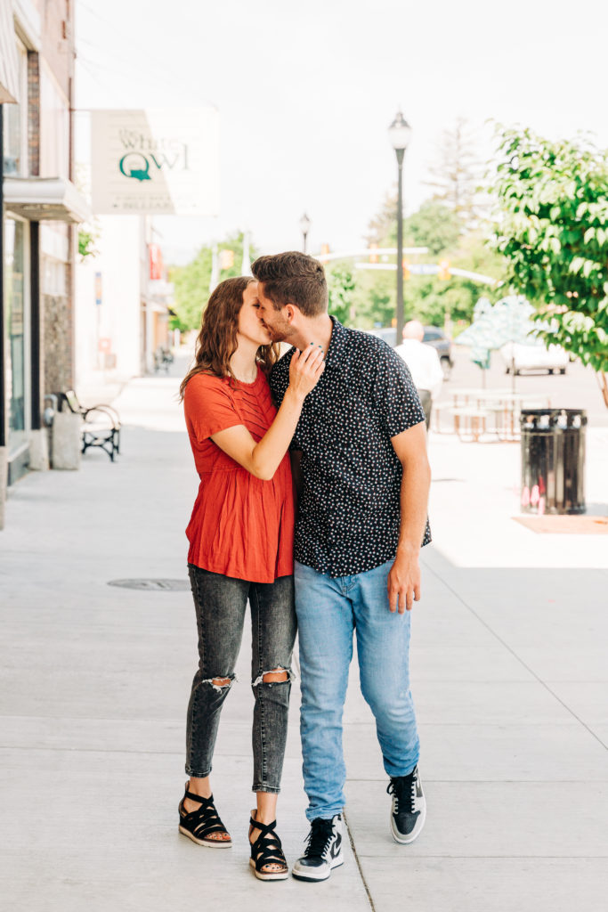 What to wear for your engagement session. Utah Wedding Photographer